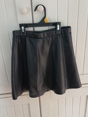 Girls Isaac Mizrahi Black Faux Leather Skirt for Kids 10/12